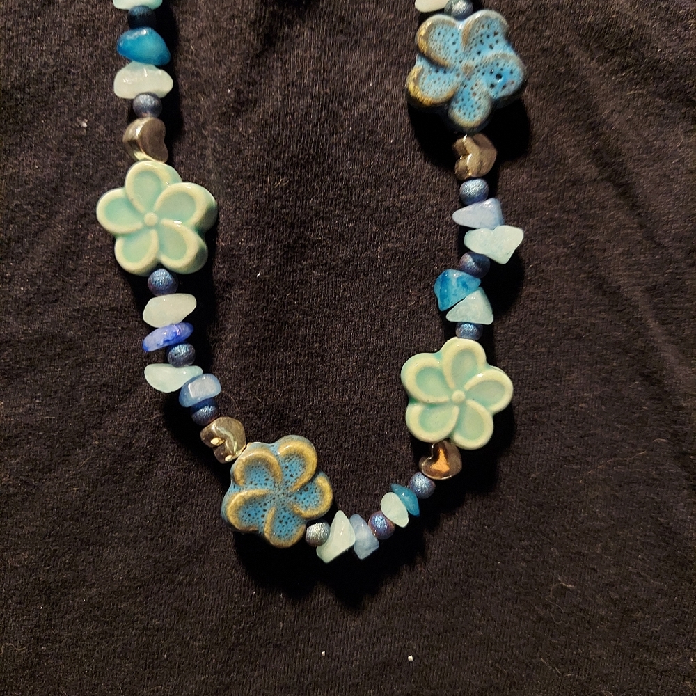 Floral Beaded Necklace - Green and Blue - Picture 2 of 5
